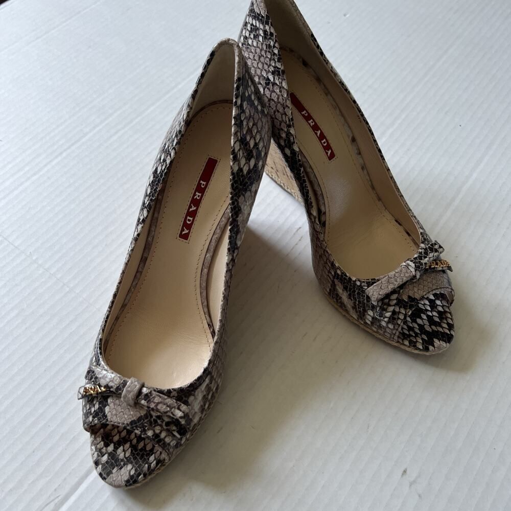 Prada 7-7.5 Bow Leather Cork Wedge Peep Toe Pumps Snake Print NWB